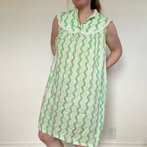Sleeveless Green Wavy Stripe Nightshirt with Lace Collar